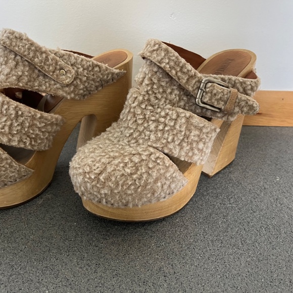 $575 Rachel Comey Fiero Clogs 9 9.5 Platform Shearling Groovy Retro Mule - Picture 3 of 11